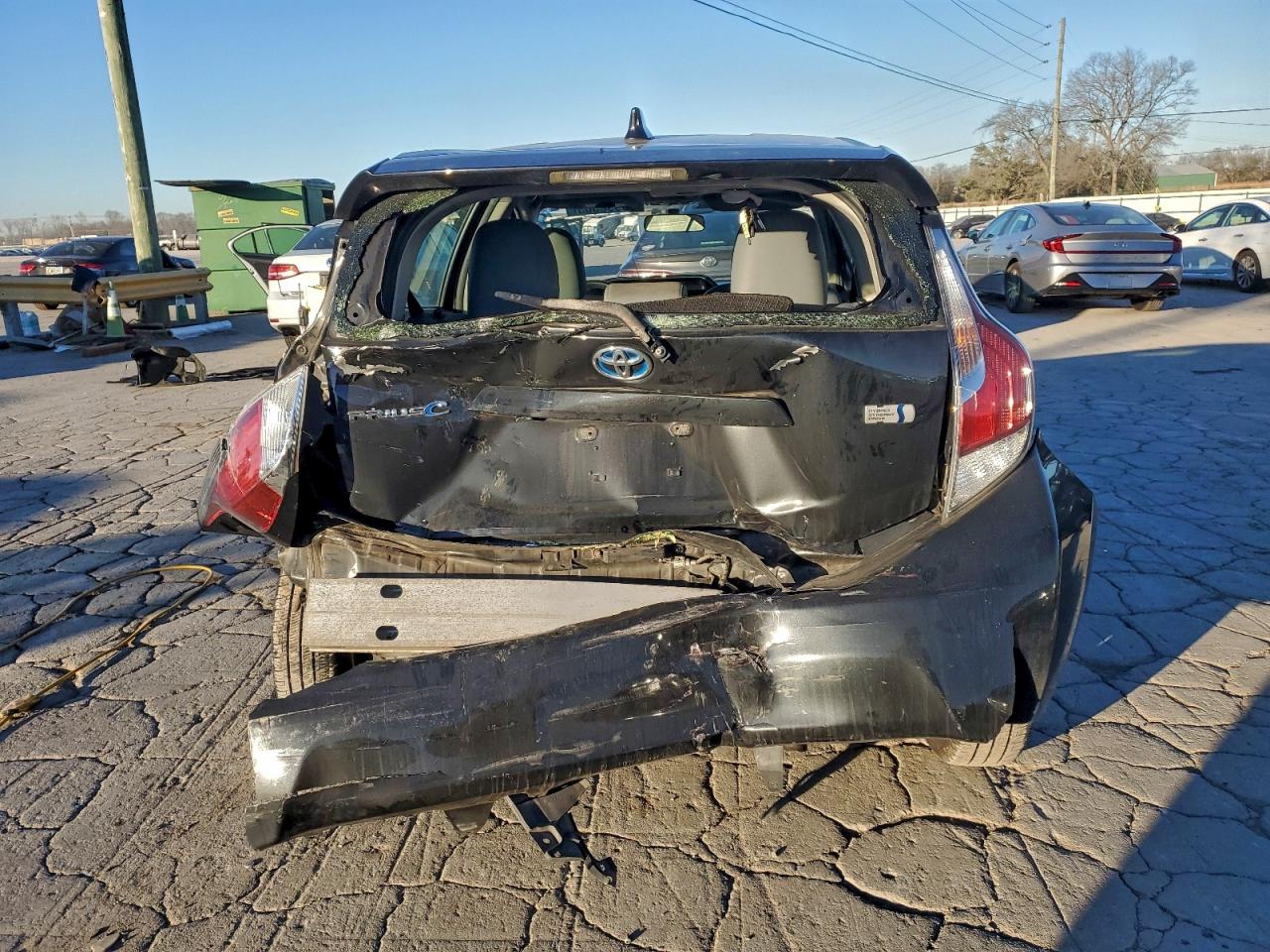 2015 TOYOTA PRIUS C photo 11