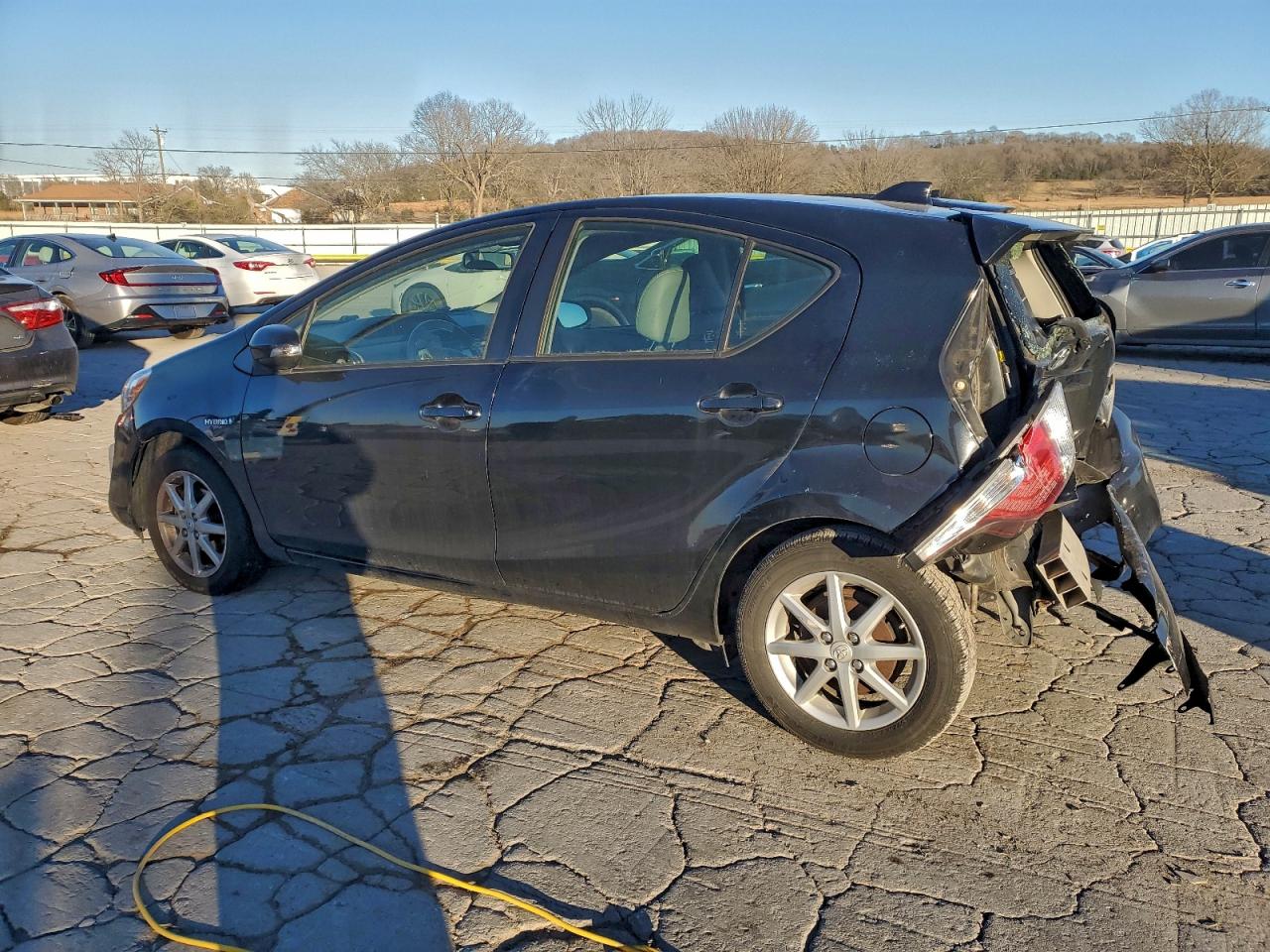 2015 TOYOTA PRIUS C photo 3