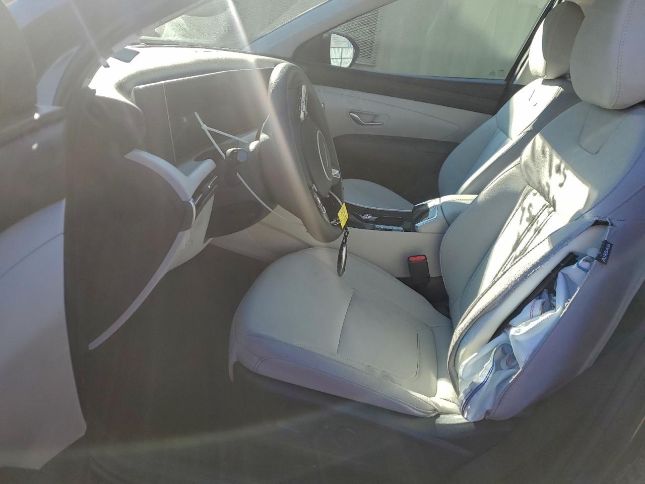 2026 HYUNDAI TUCSON SEL photo 13