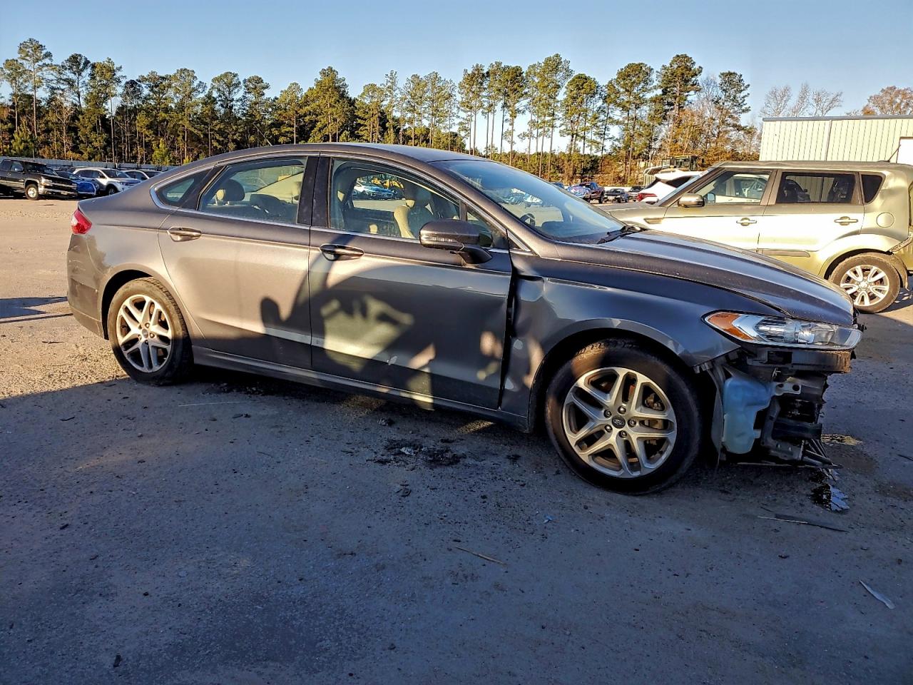2014 FORD FUSION SE photo 4