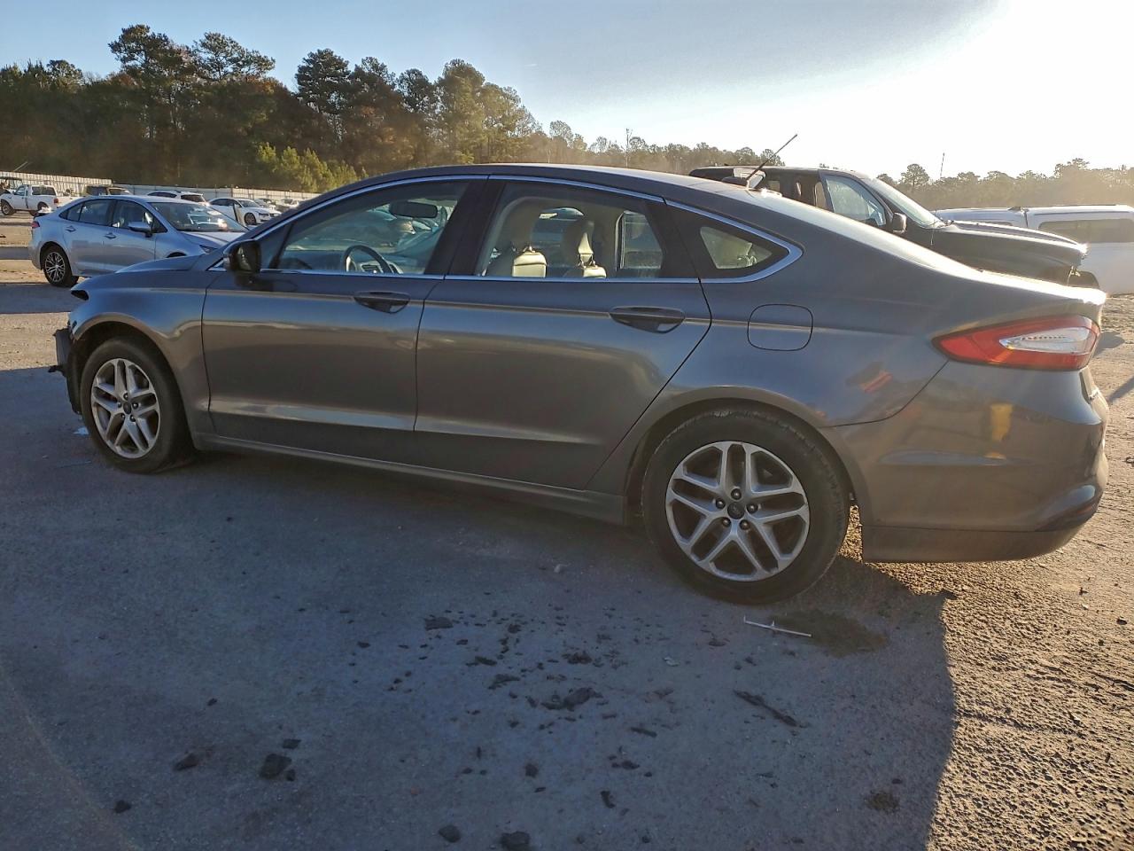 2014 FORD FUSION SE photo 2
