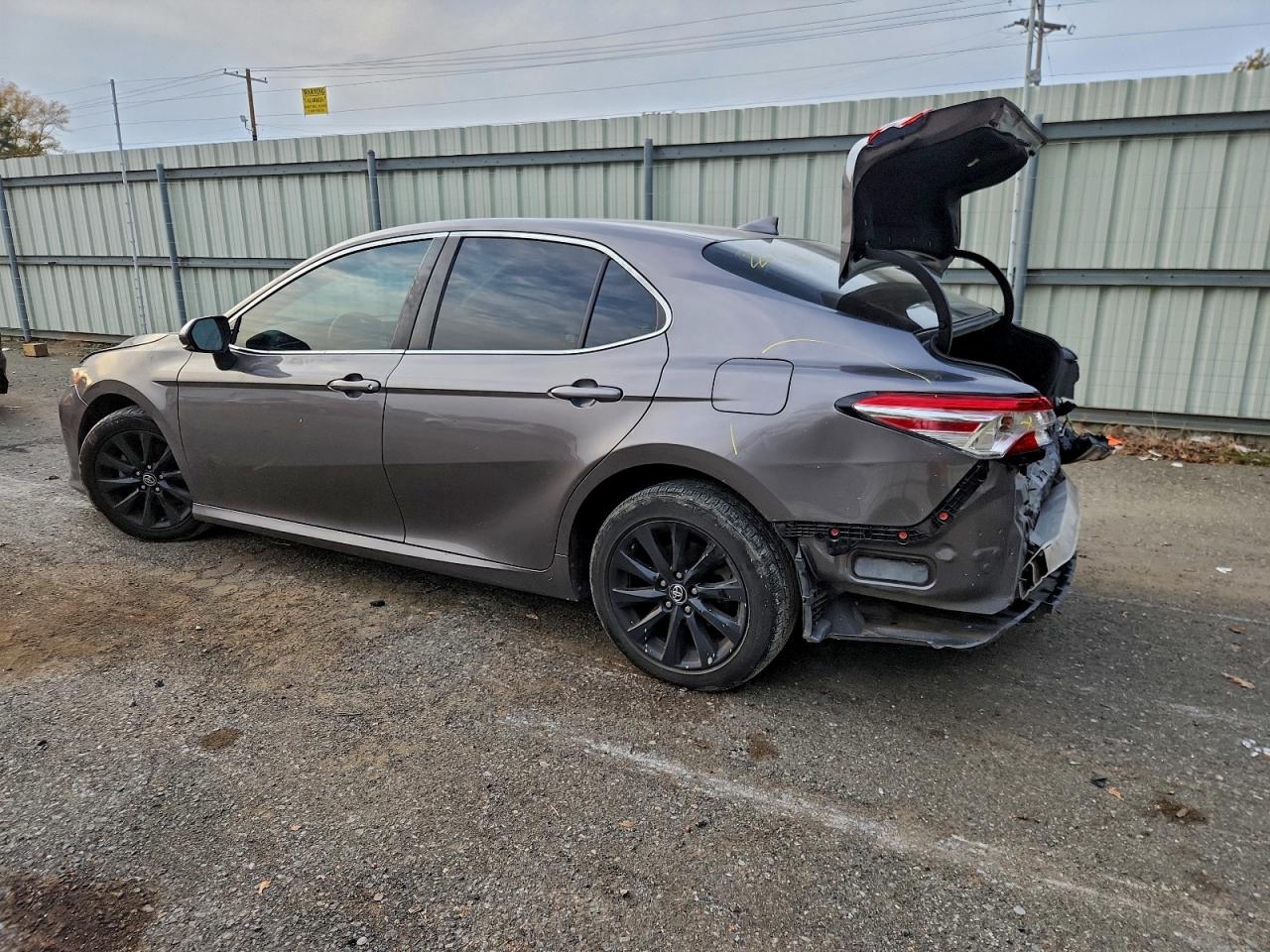 2020 TOYOTA CAMRY LE photo 2