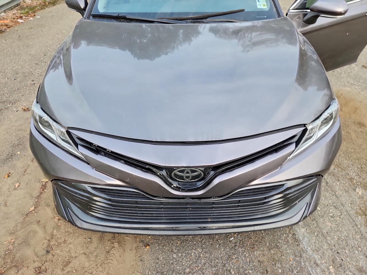 2020 TOYOTA CAMRY LE photo 11