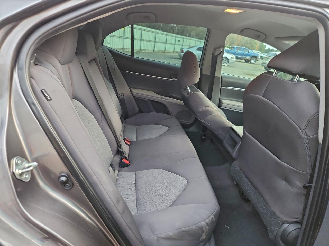 2020 TOYOTA CAMRY LE photo 10