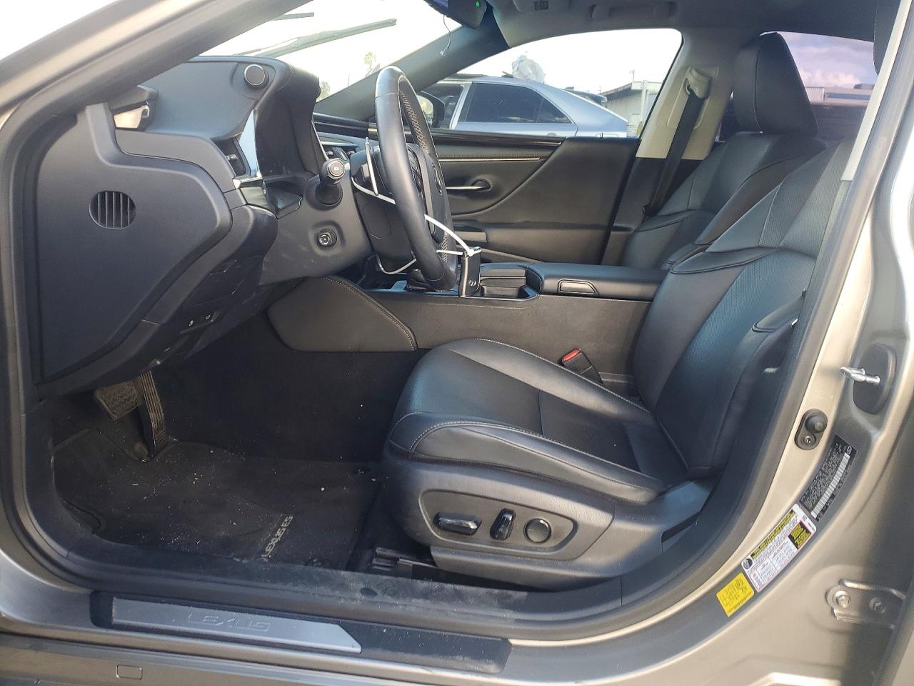 2020 LEXUS ES 300H photo 7