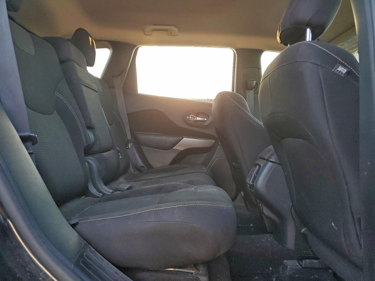 2017 JEEP CHEROKEE LATITUDE photo 11
