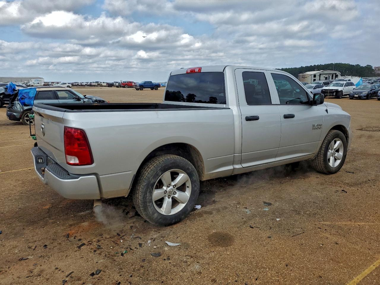 2015 RAM 1500 ST photo 3