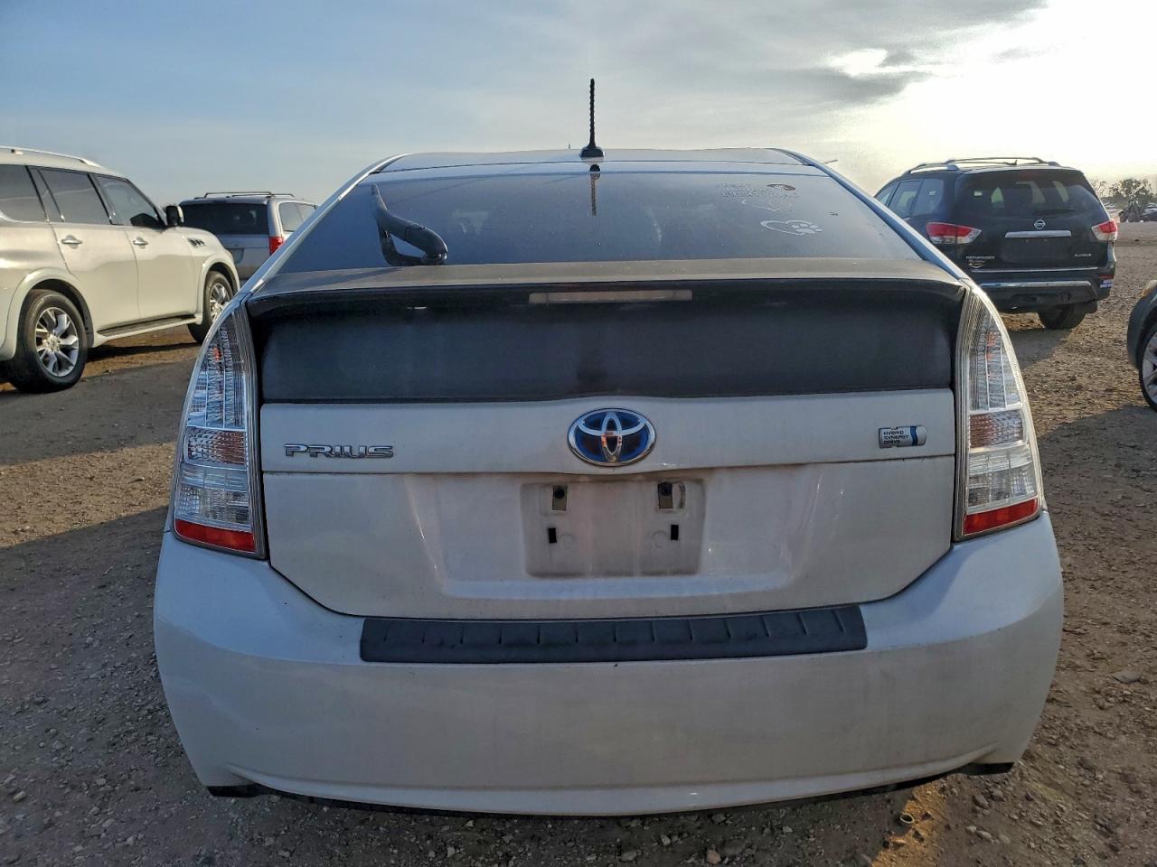 2011 TOYOTA PRIUS photo 6