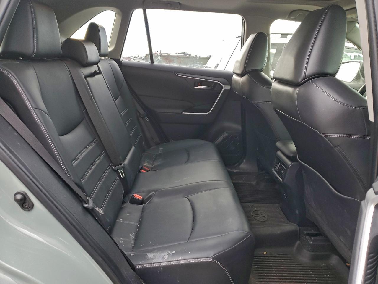 2021 TOYOTA RAV4 XLE PREMIUM photo 11