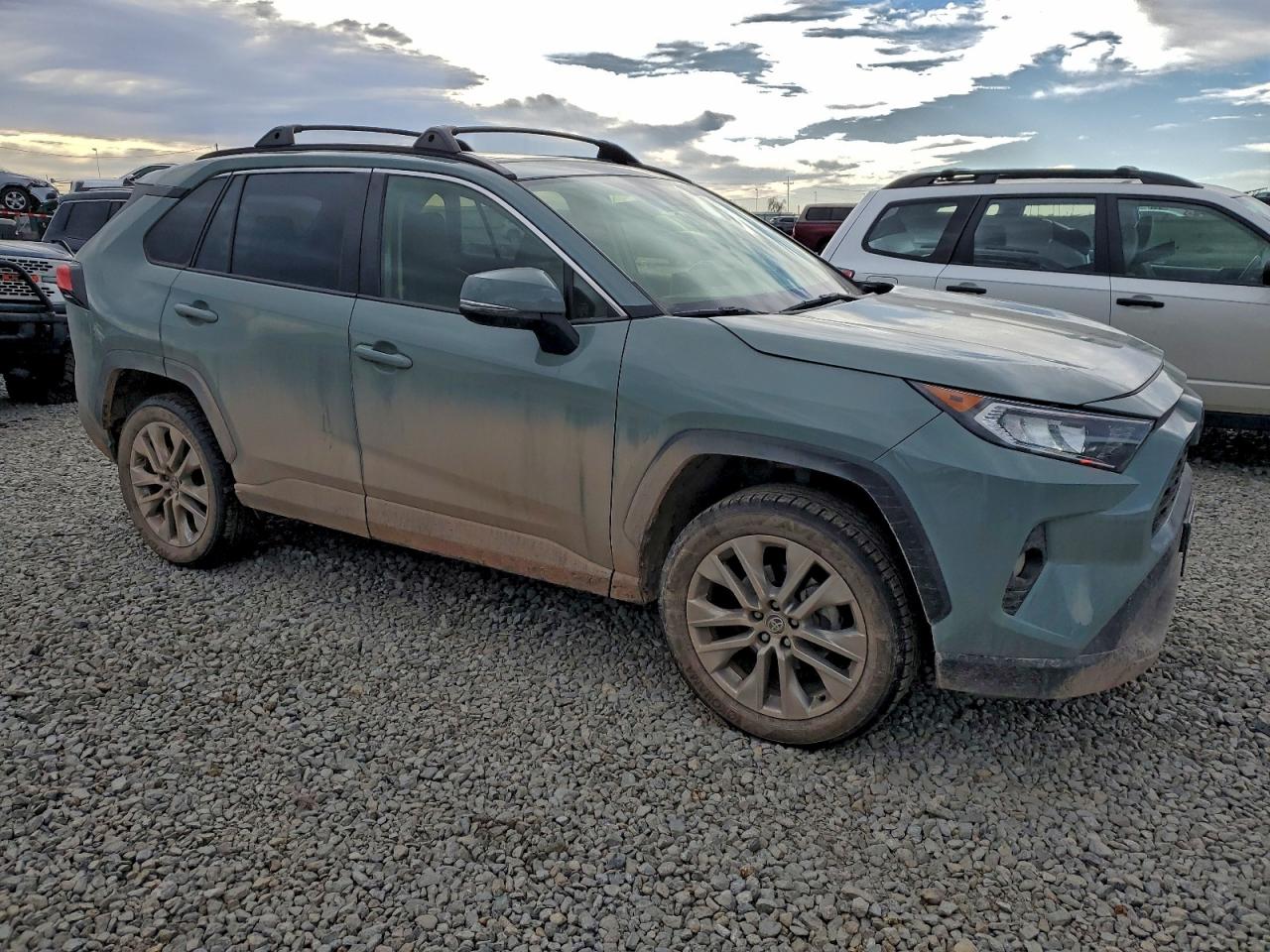 2021 TOYOTA RAV4 XLE PREMIUM photo 4