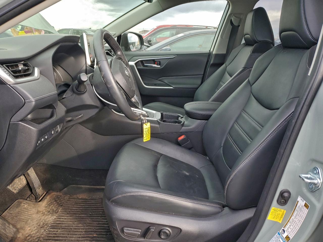 2021 TOYOTA RAV4 XLE PREMIUM photo 7