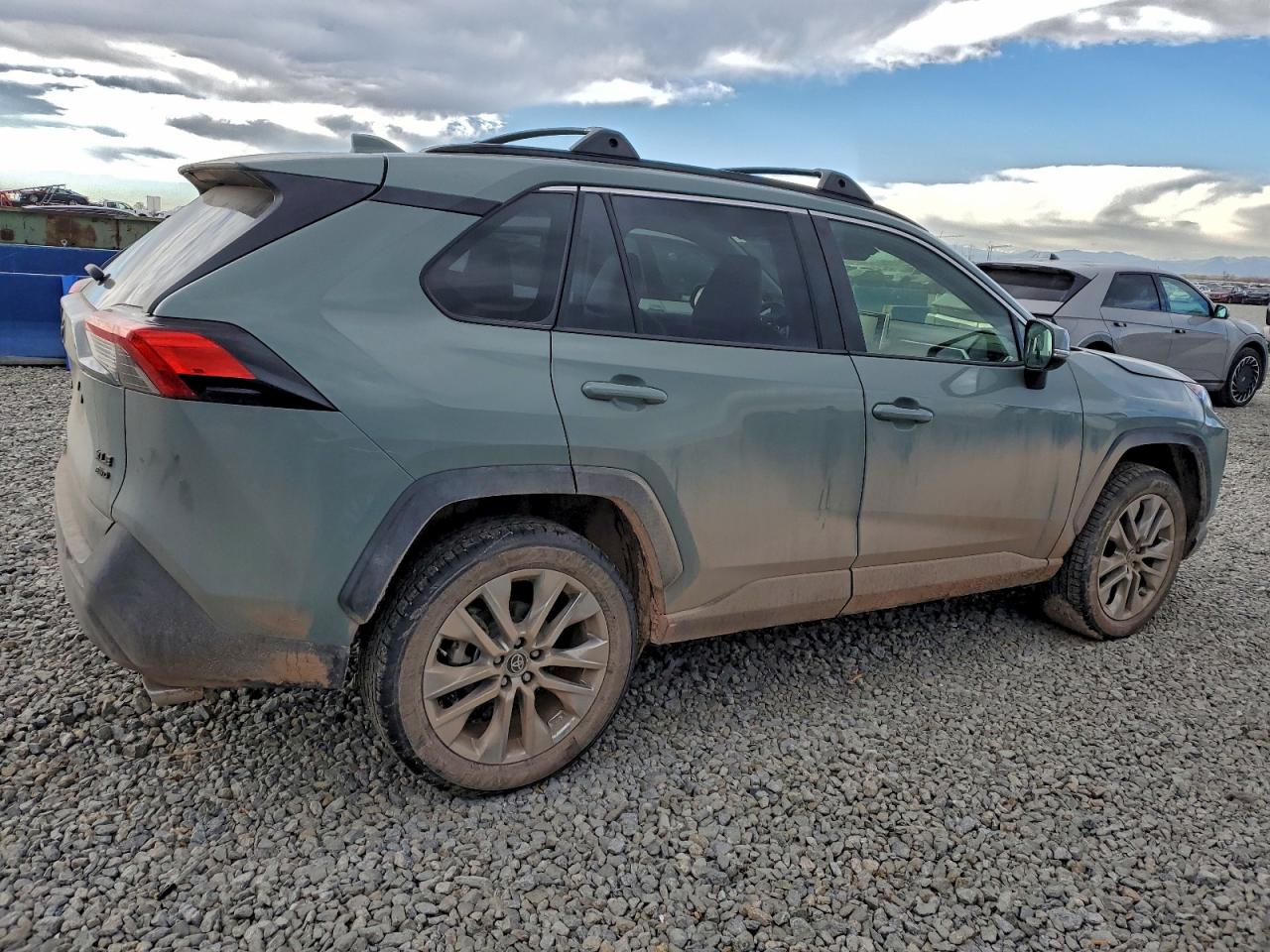 2021 TOYOTA RAV4 XLE PREMIUM photo 3
