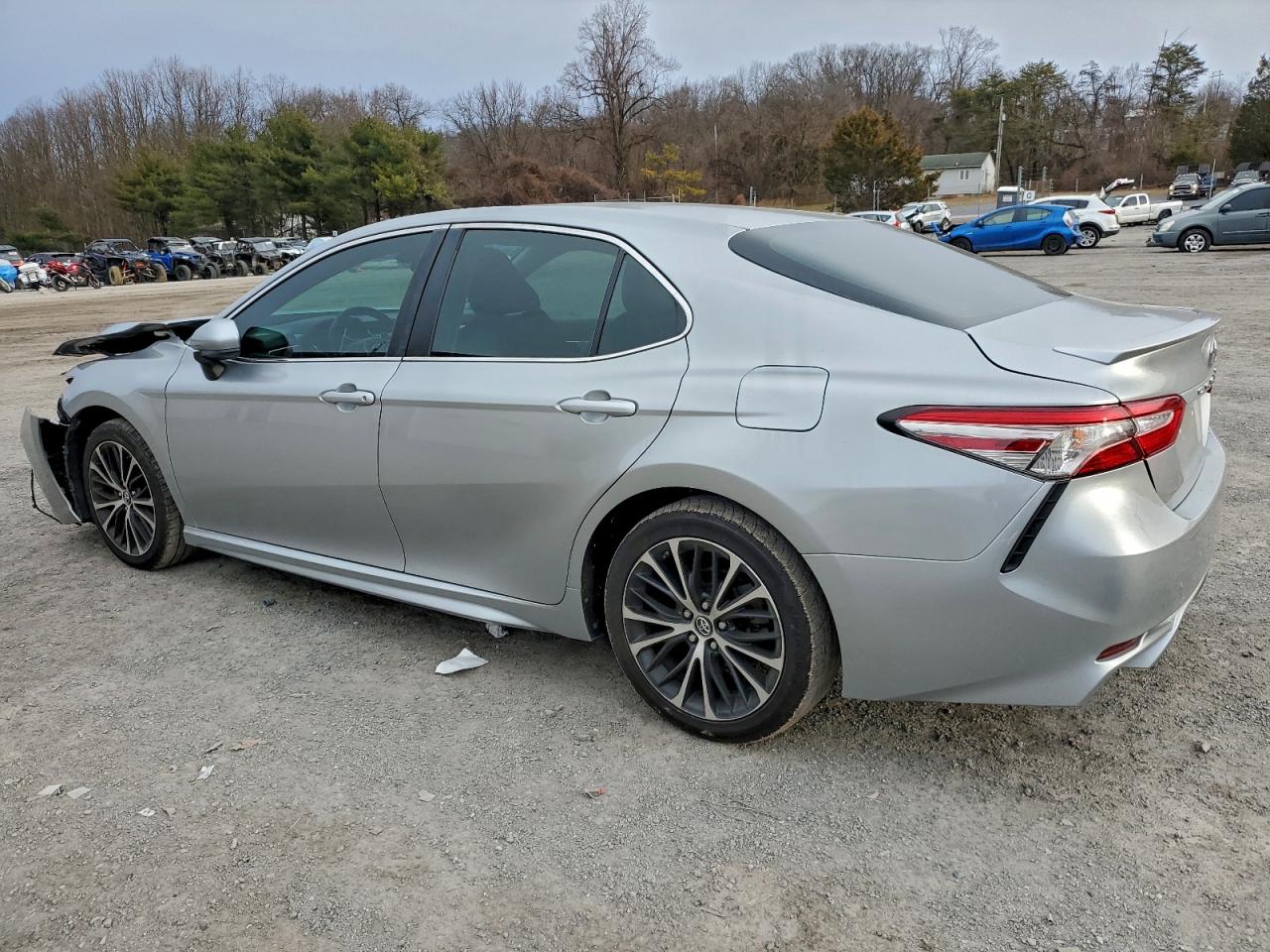 2018 TOYOTA CAMRY L photo 2