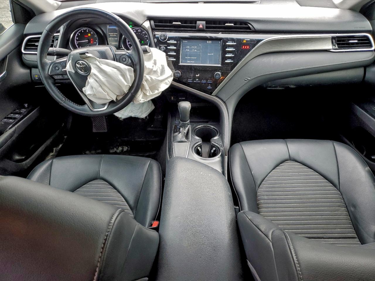 2018 TOYOTA CAMRY L photo 8