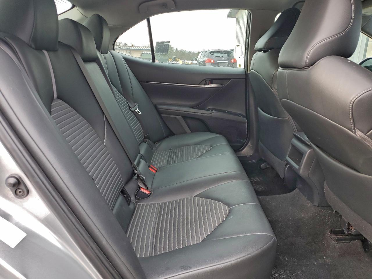 2018 TOYOTA CAMRY L photo 10