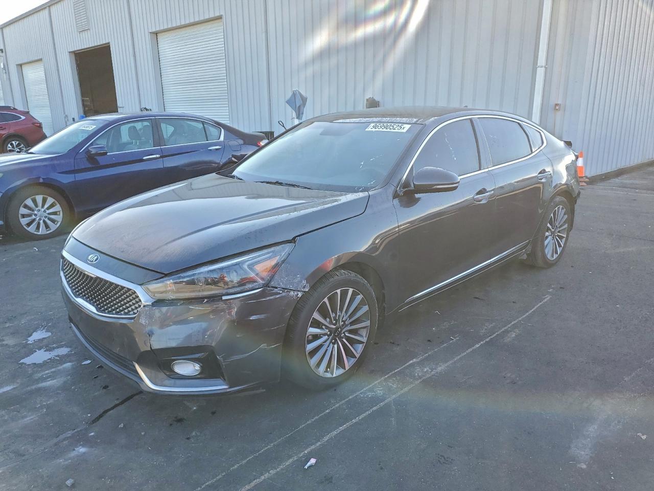 2017 KIA CADENZA