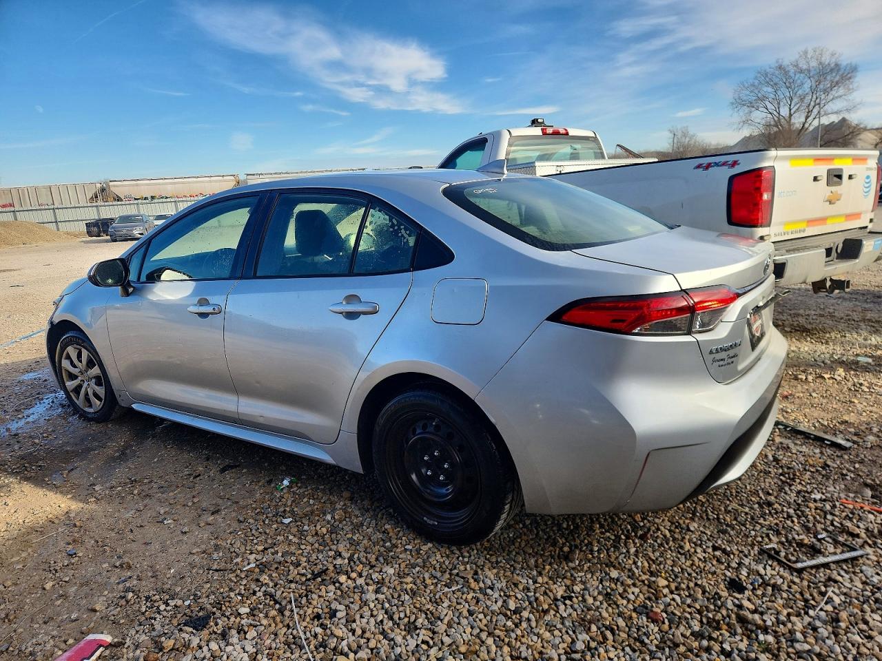 2020 TOYOTA COROLLA LE photo 2