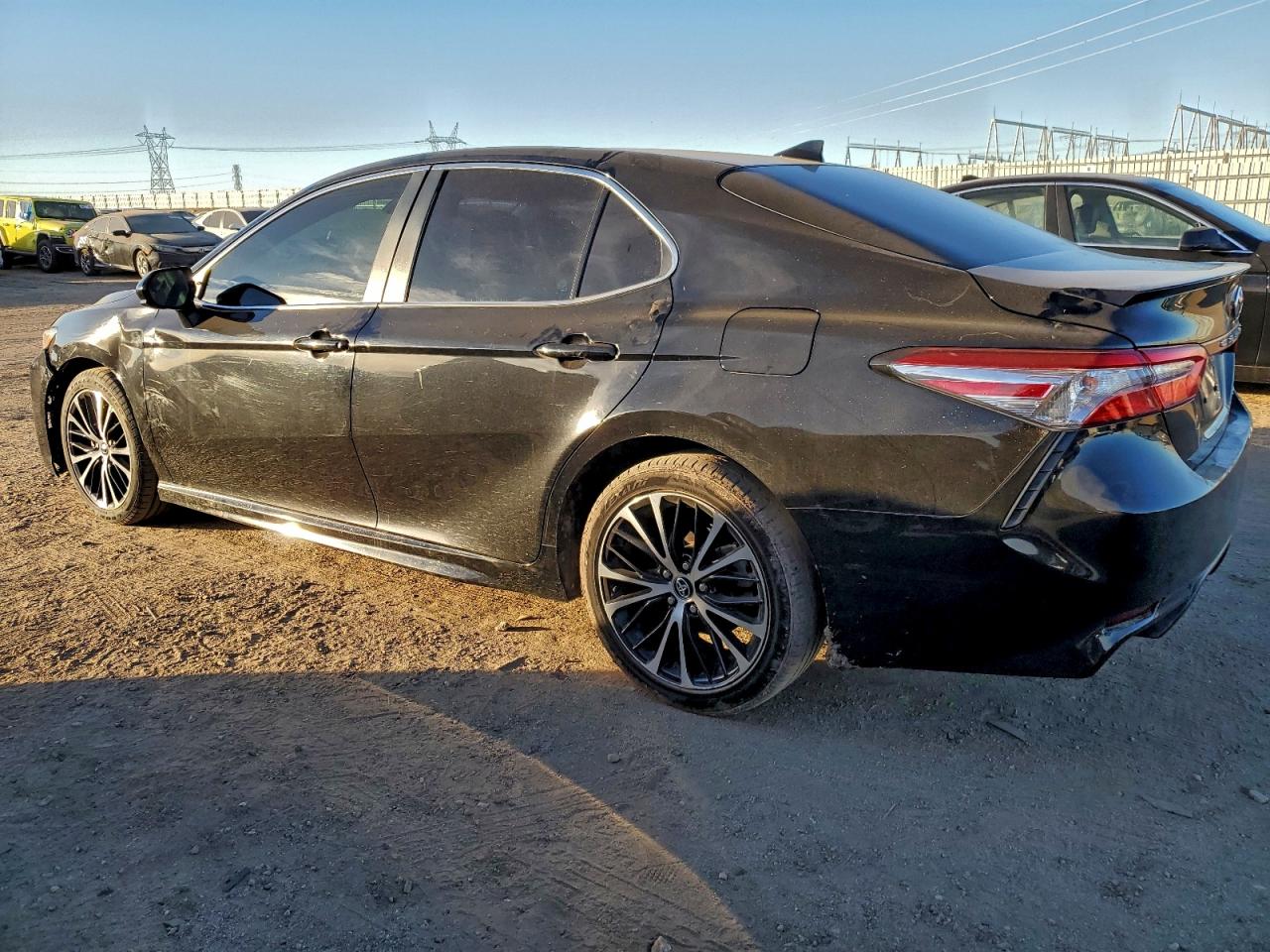 2020 TOYOTA CAMRY SE photo 4