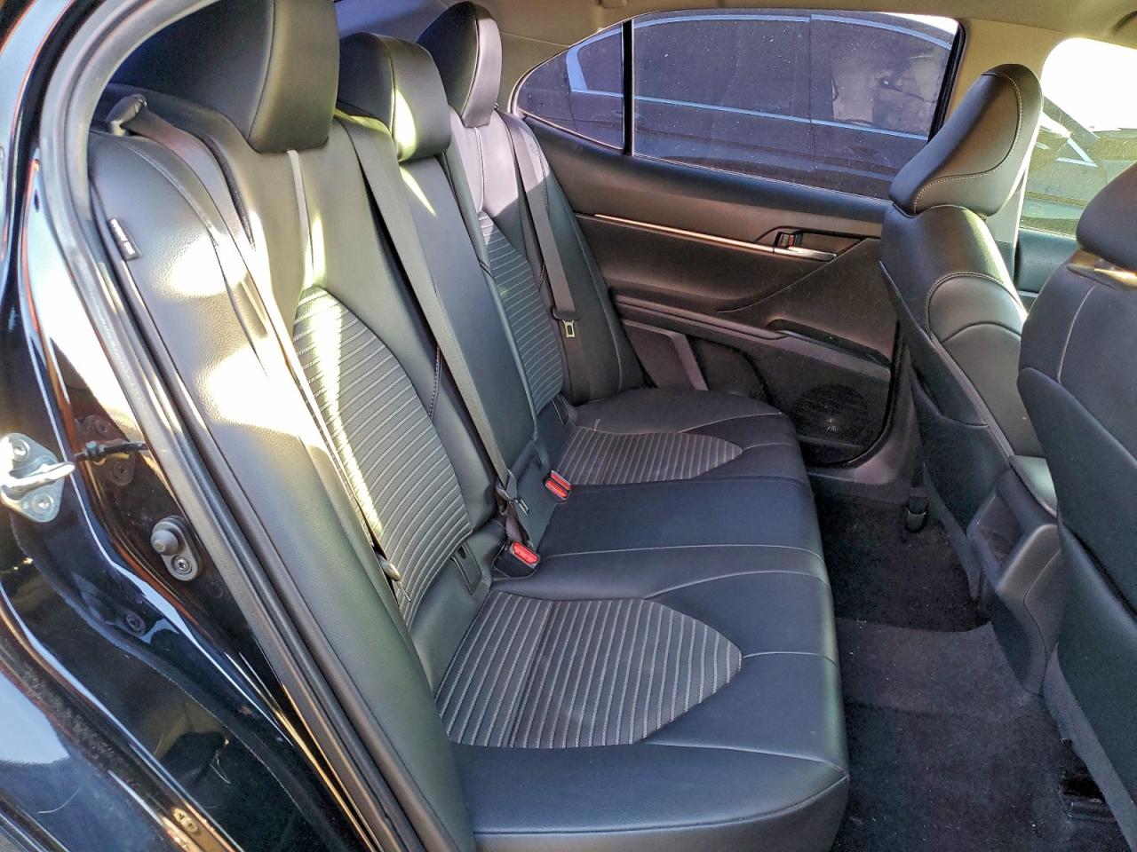2020 TOYOTA CAMRY SE photo 28