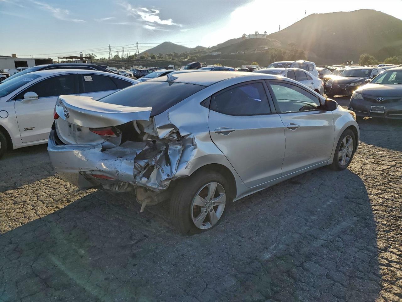 2013 HYUNDAI ELANTRA GLS photo 5