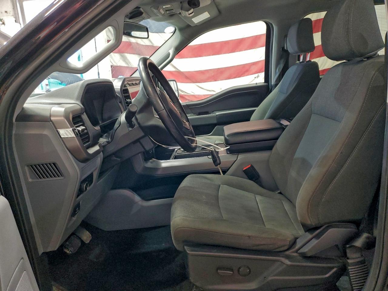 2024 FORD F150 XLT photo 13