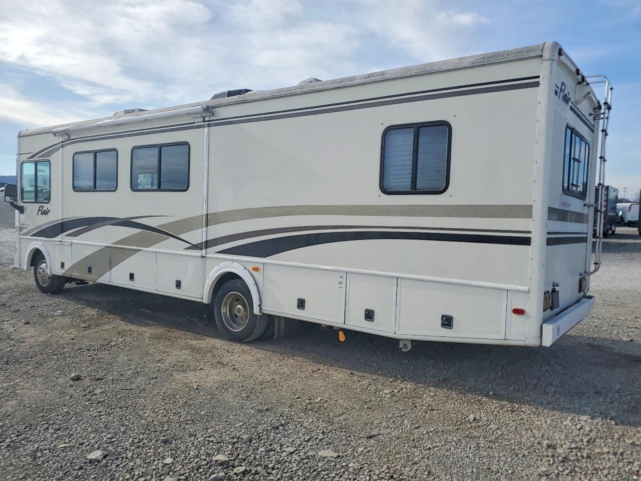 2002 FLEETWOOD FLAIR RECREATIONAL VEHICLE photo 3