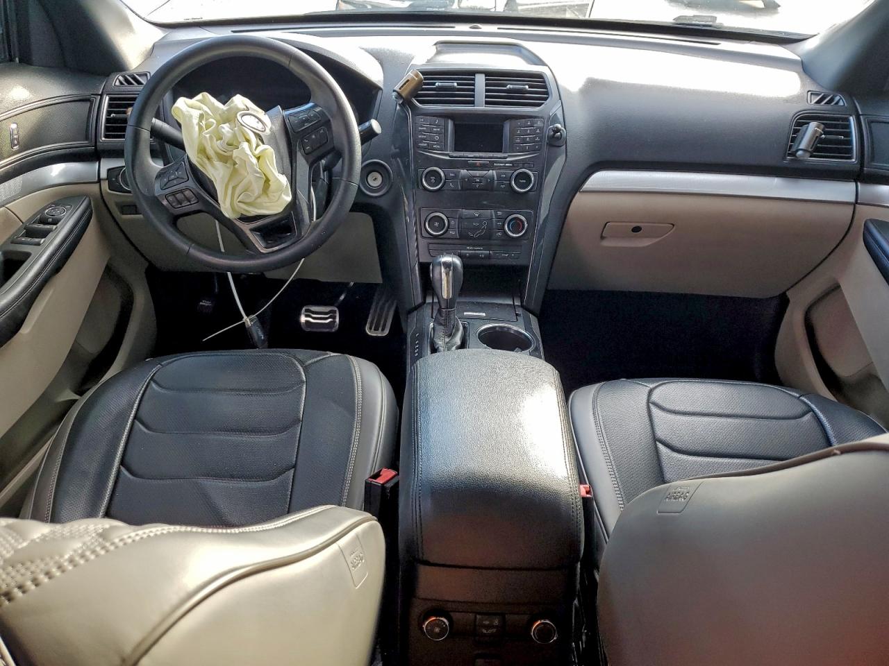 2018 FORD EXPLORER photo 8