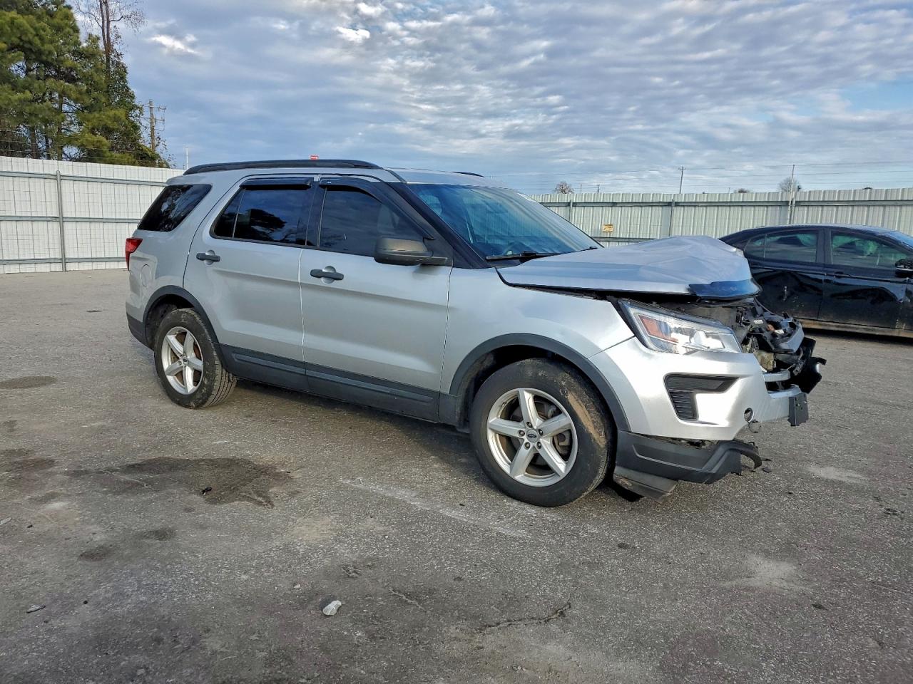 2018 FORD EXPLORER photo 4