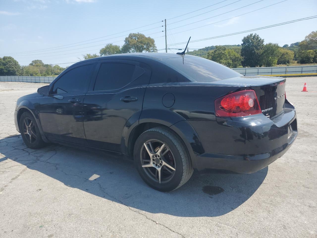 2014 DODGE AVENGER SE photo 2