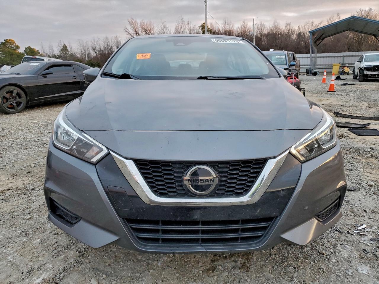 2021 NISSAN VERSA SV photo 5