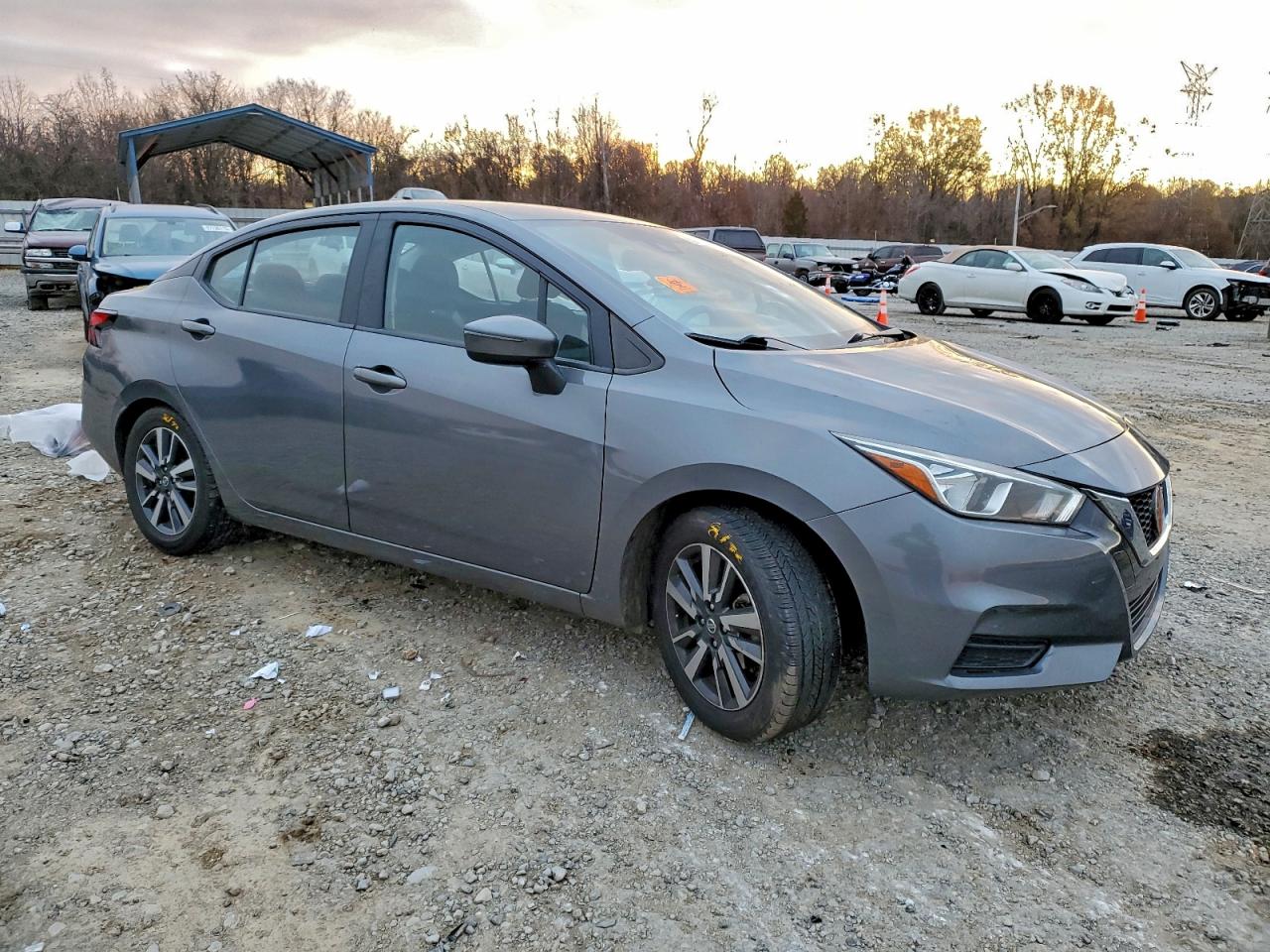 2021 NISSAN VERSA SV photo 4