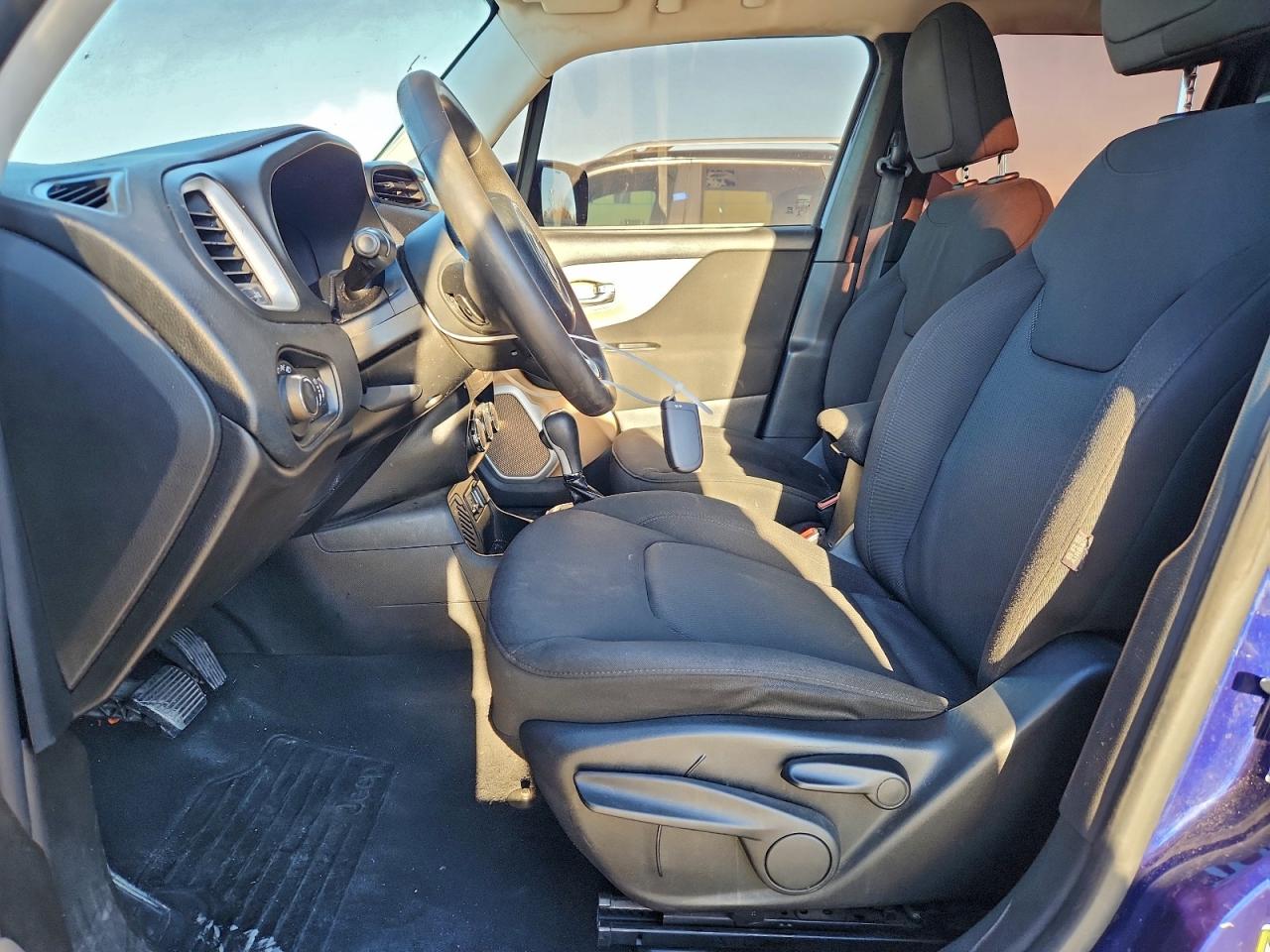 2017 JEEP RENEGADE SPORT photo 7
