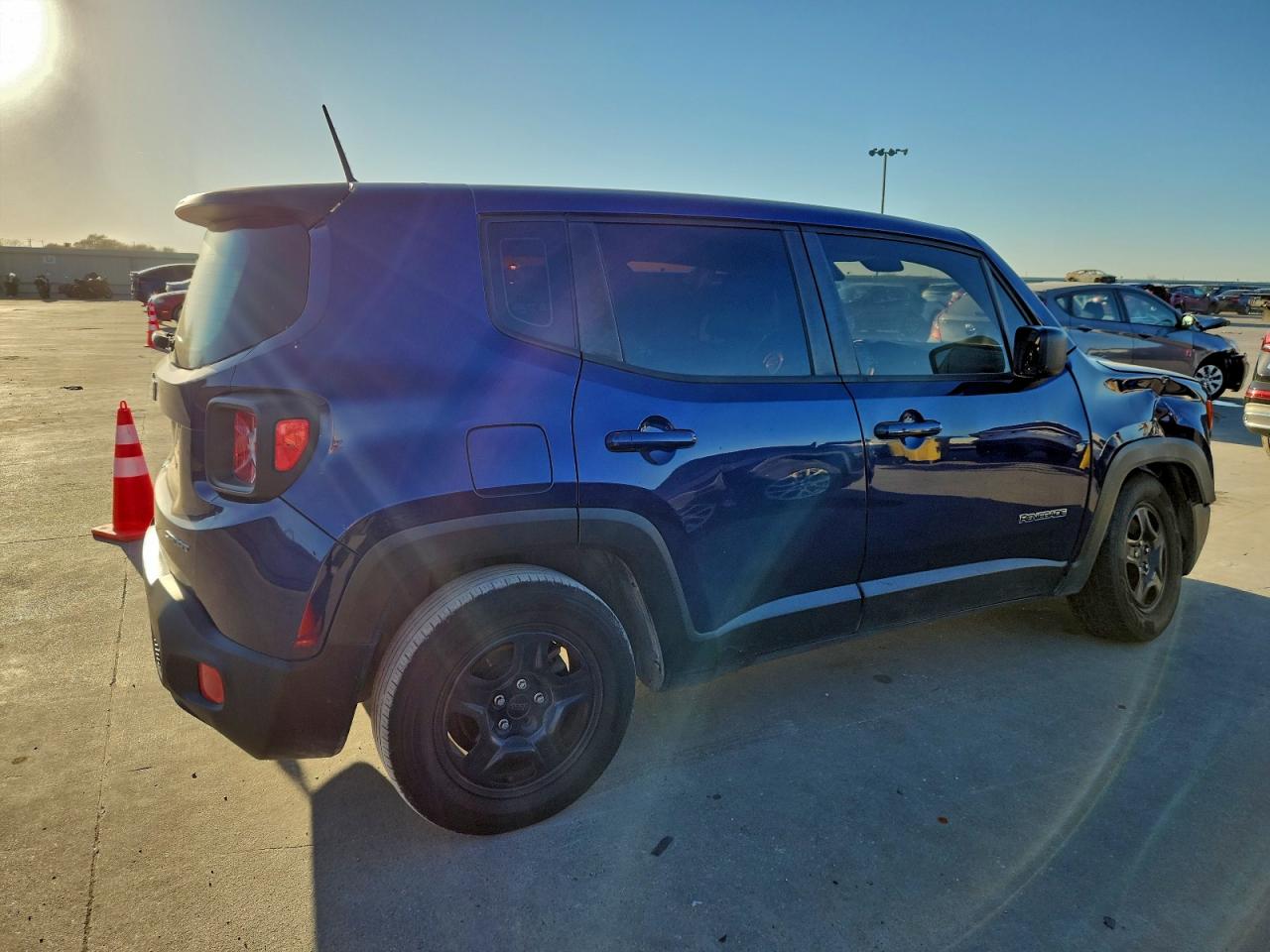 2017 JEEP RENEGADE SPORT photo 3
