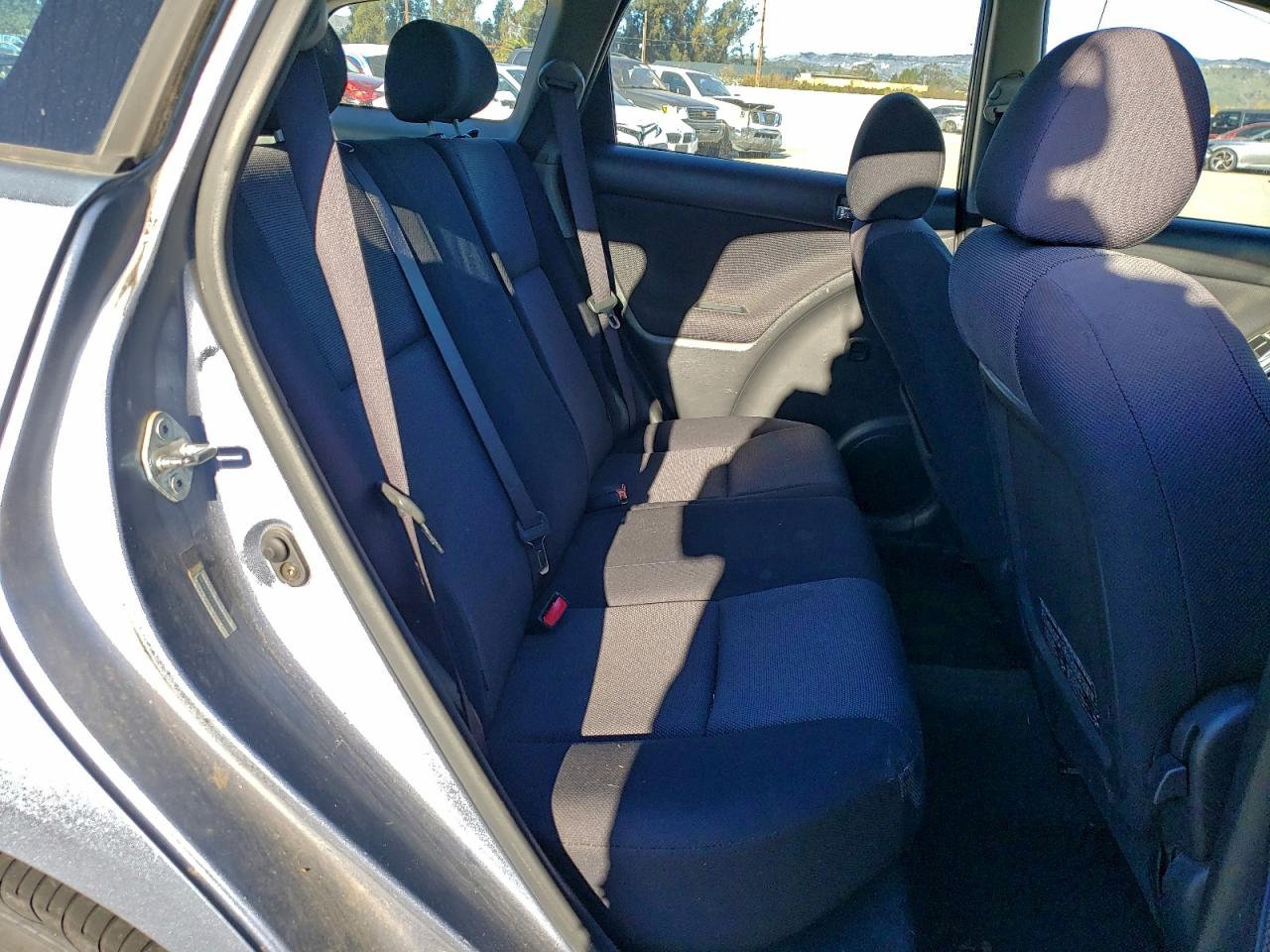 2004 TOYOTA COROLLA MATRIX XR photo 19