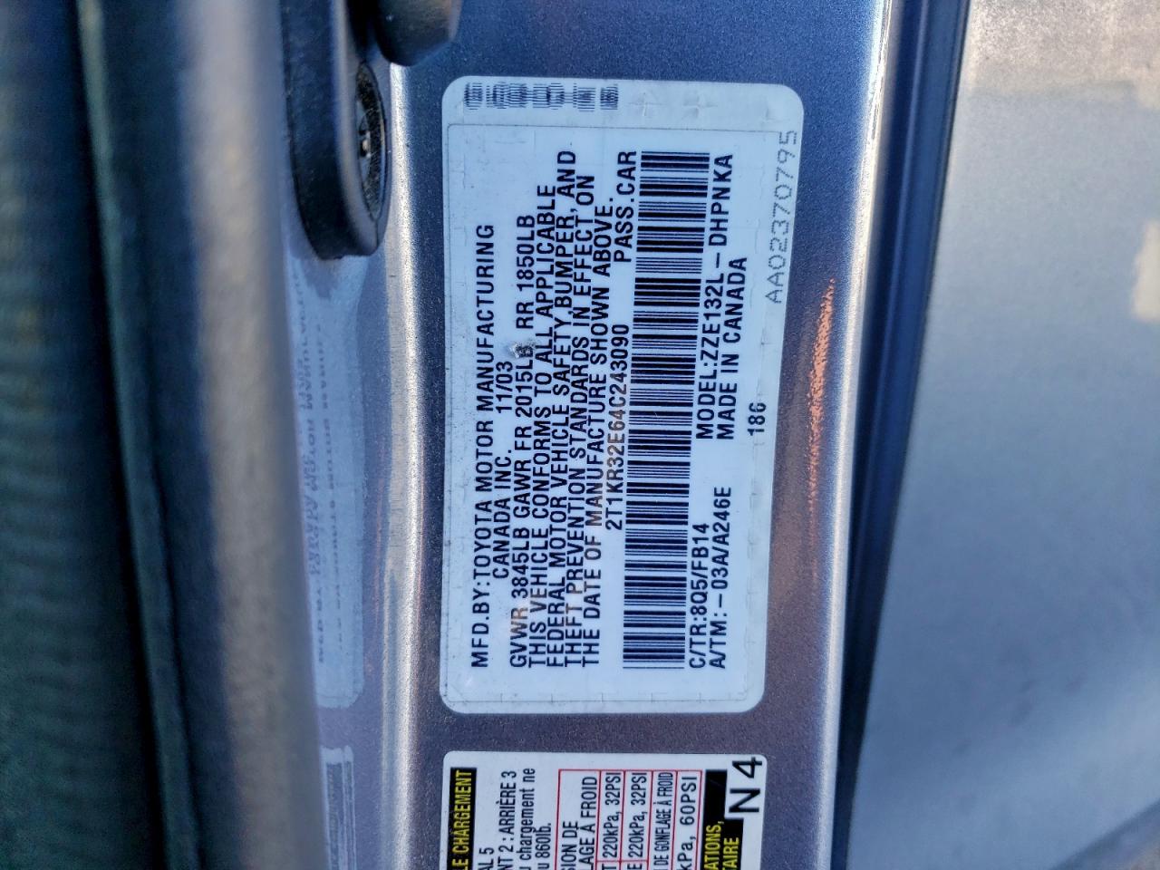 2004 TOYOTA COROLLA MATRIX XR photo 23