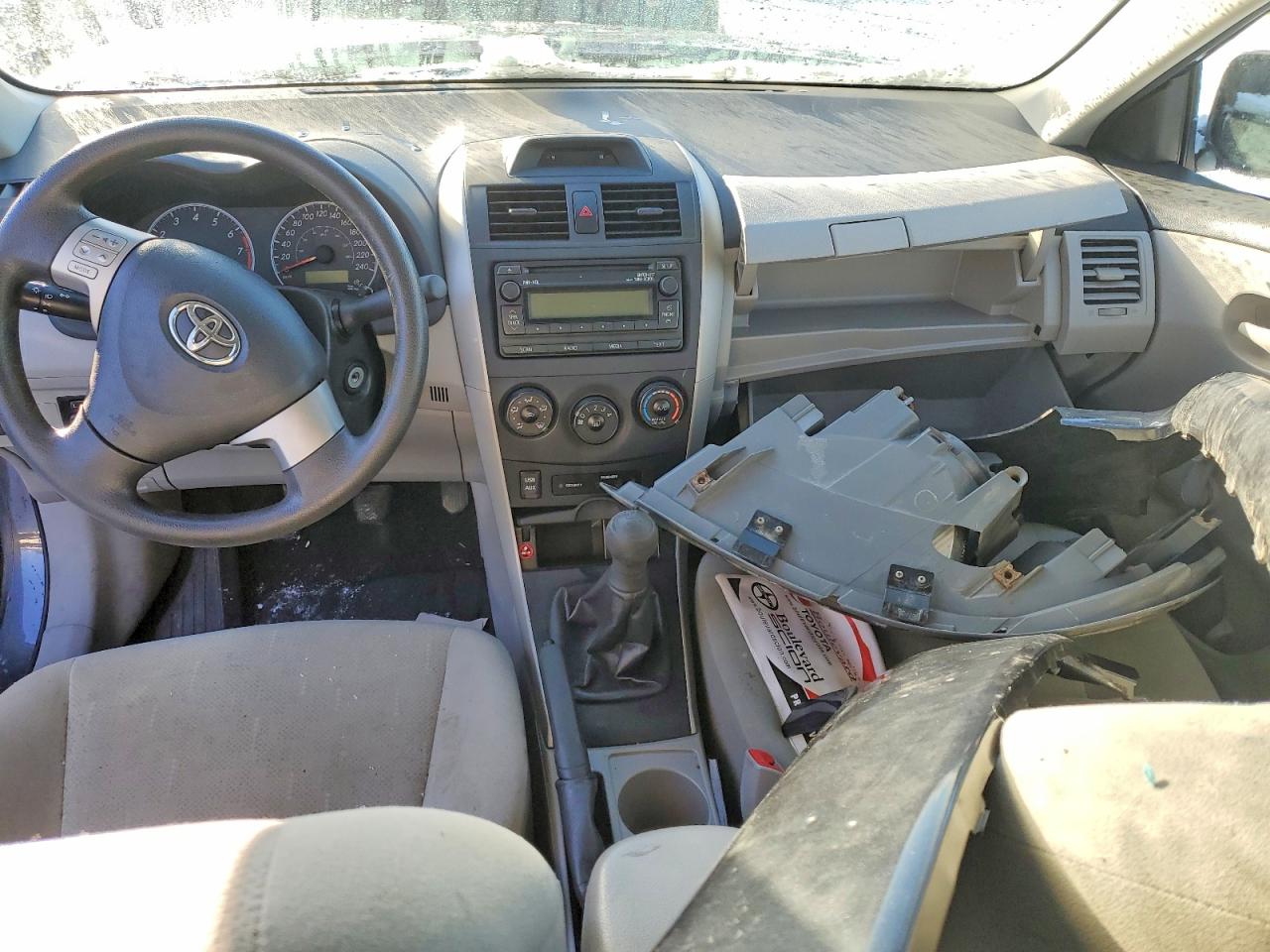 2013 TOYOTA COROLLA BASE photo 8