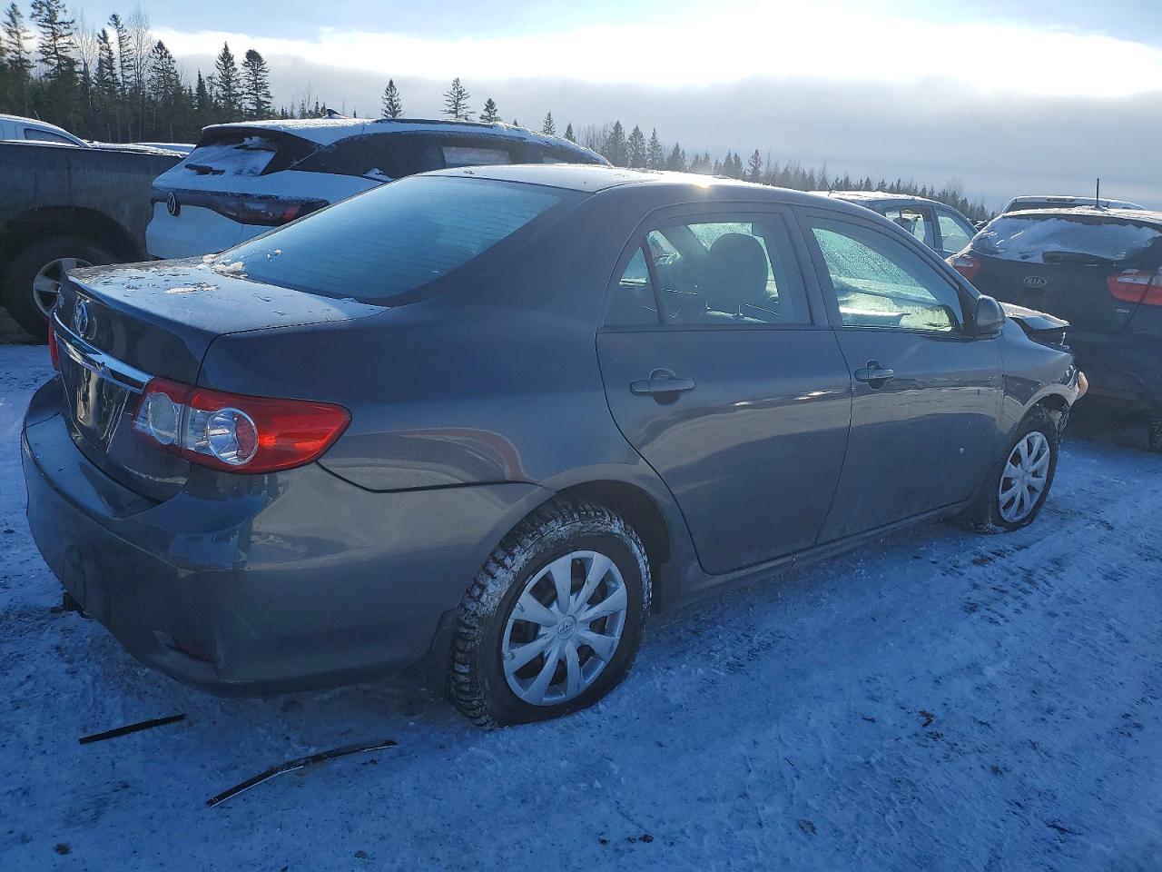 2013 TOYOTA COROLLA BASE photo 3