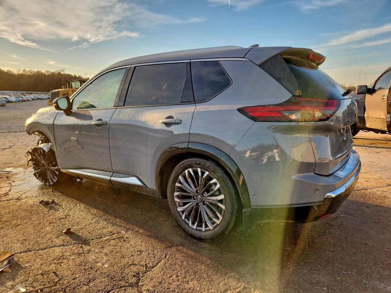2025 NISSAN ROGUE PLATINUM photo 2