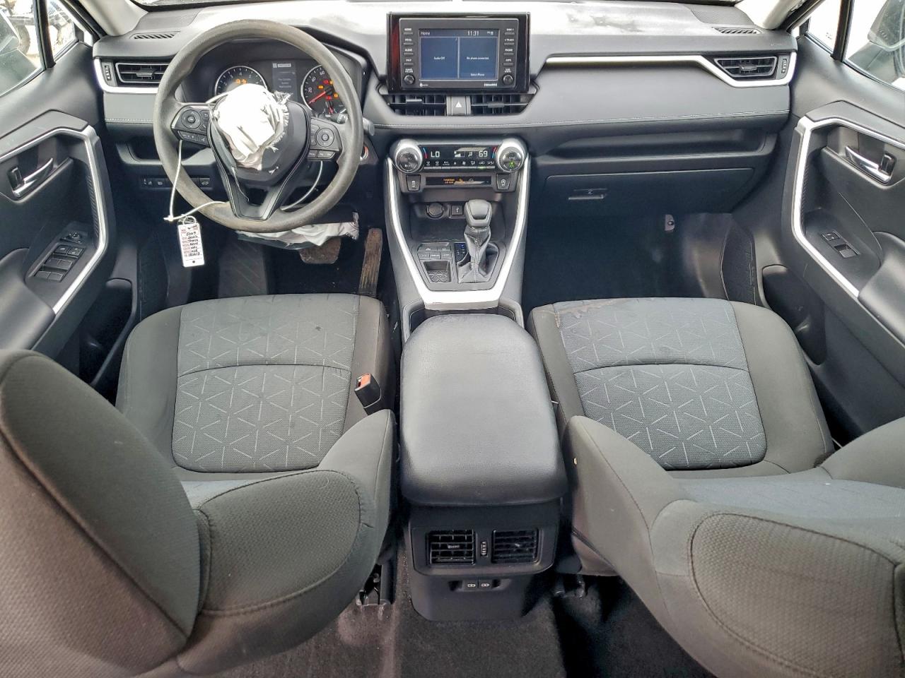 2022 TOYOTA RAV4 XLE photo 22