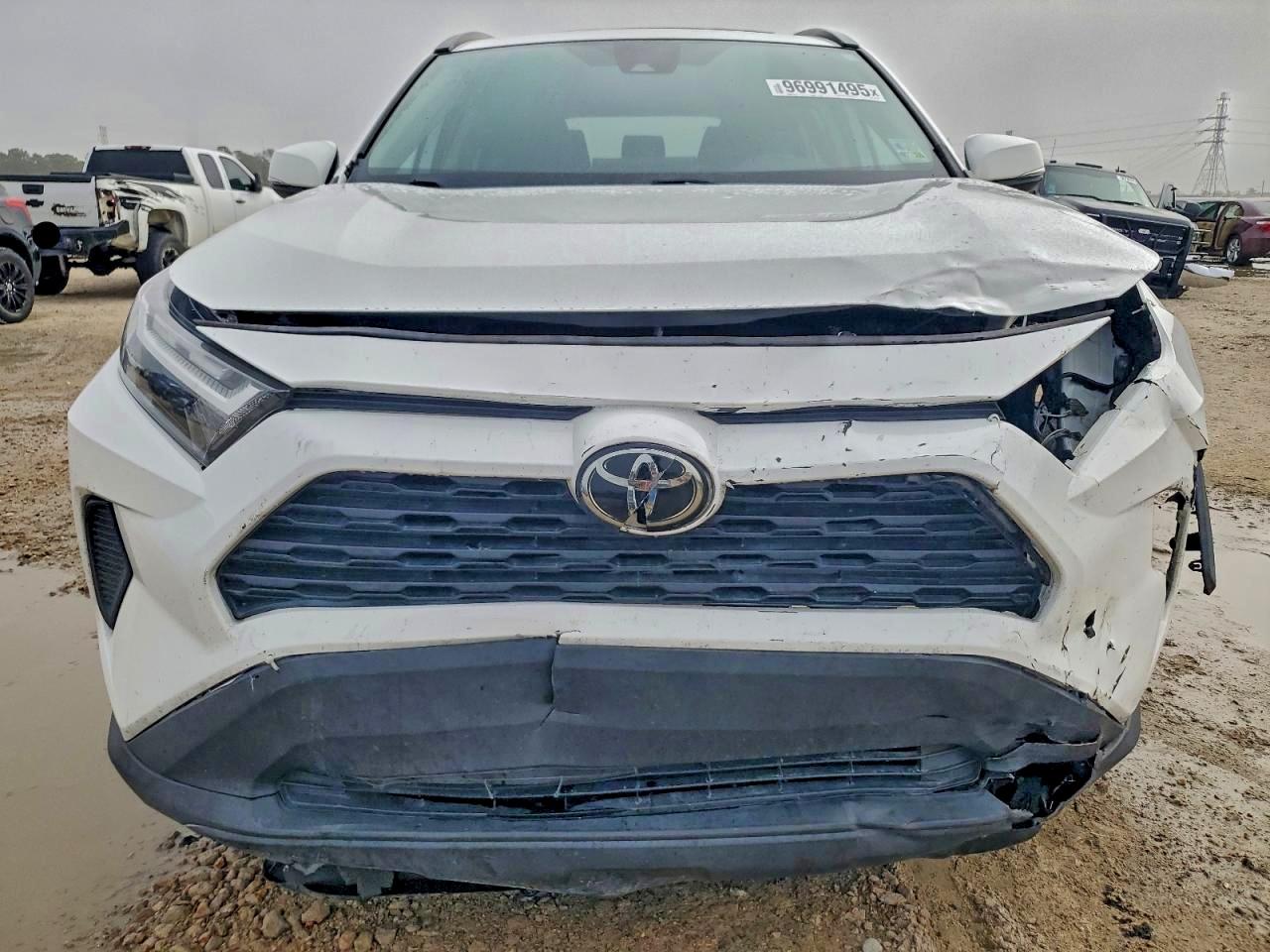 2022 TOYOTA RAV4 XLE photo 13