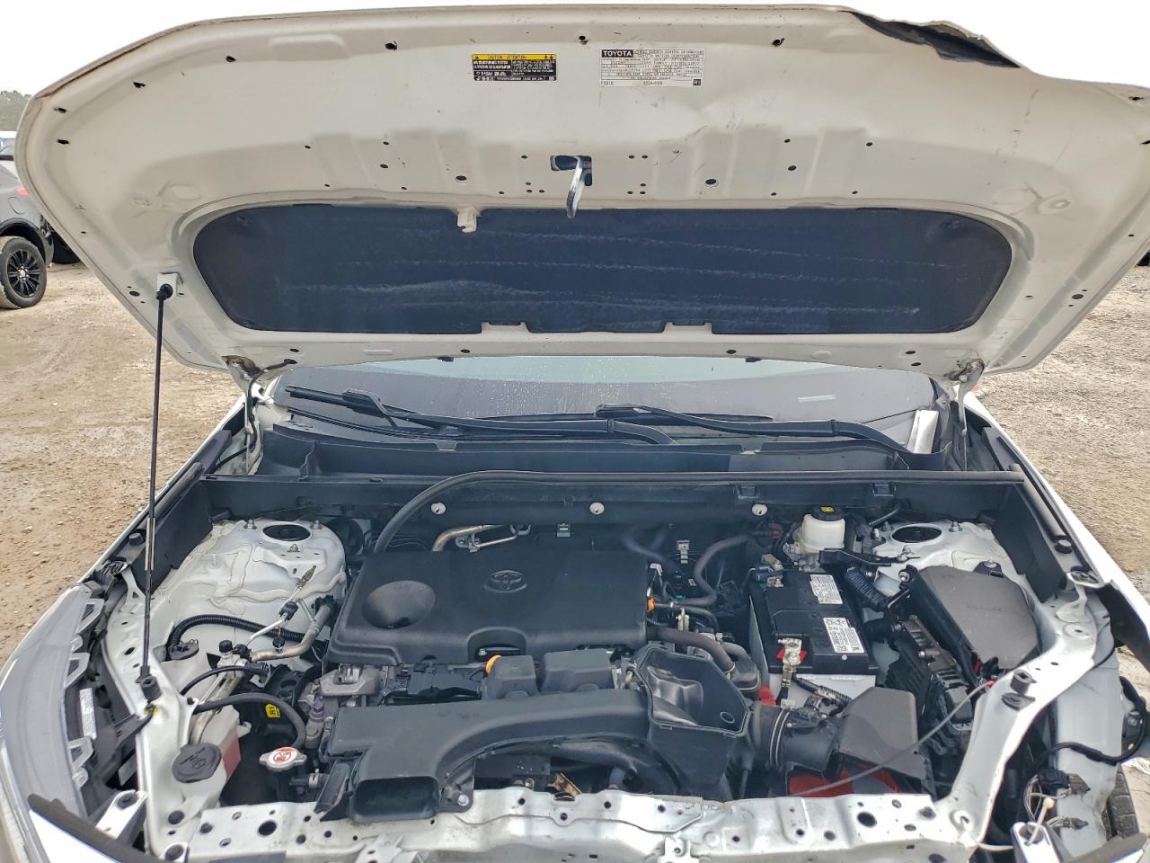 2022 TOYOTA RAV4 XLE photo 34