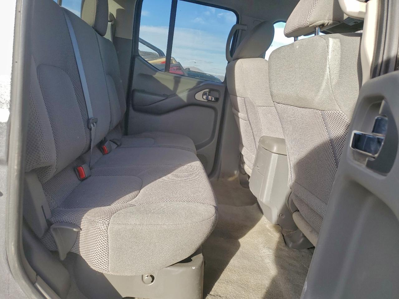 2017 NISSAN FRONTIER S photo 10