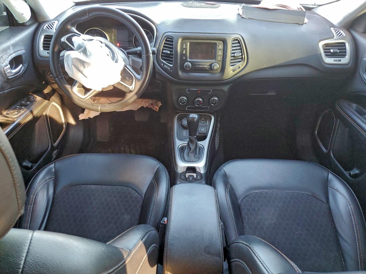 2017 JEEP COMPASS LATITUDE photo 8