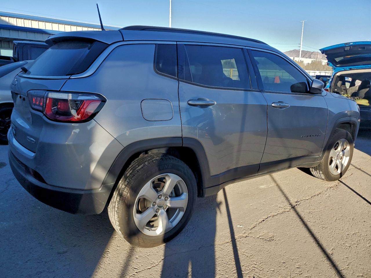 2017 JEEP COMPASS LATITUDE photo 3