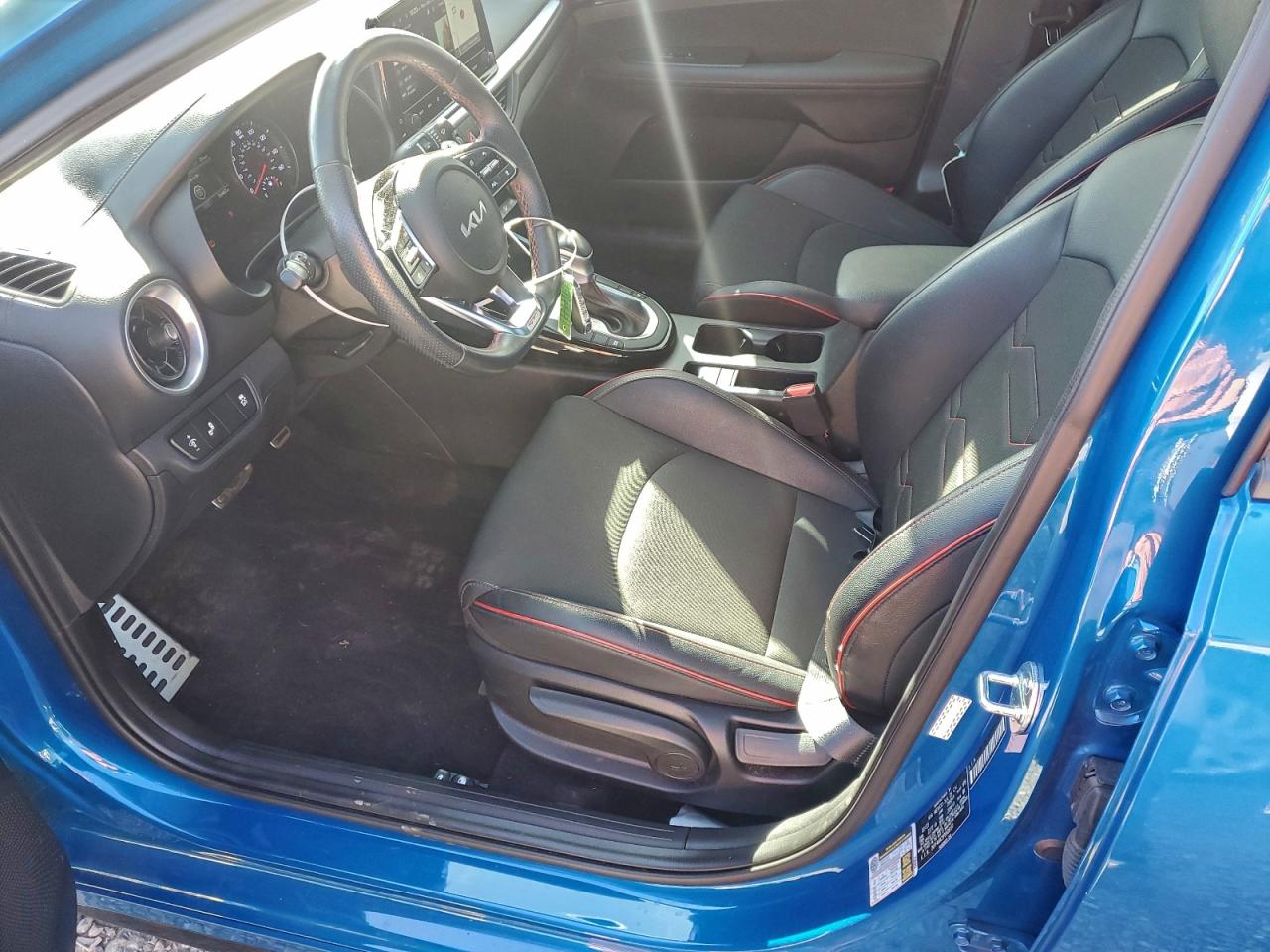 2023 KIA FORTE GT photo 7
