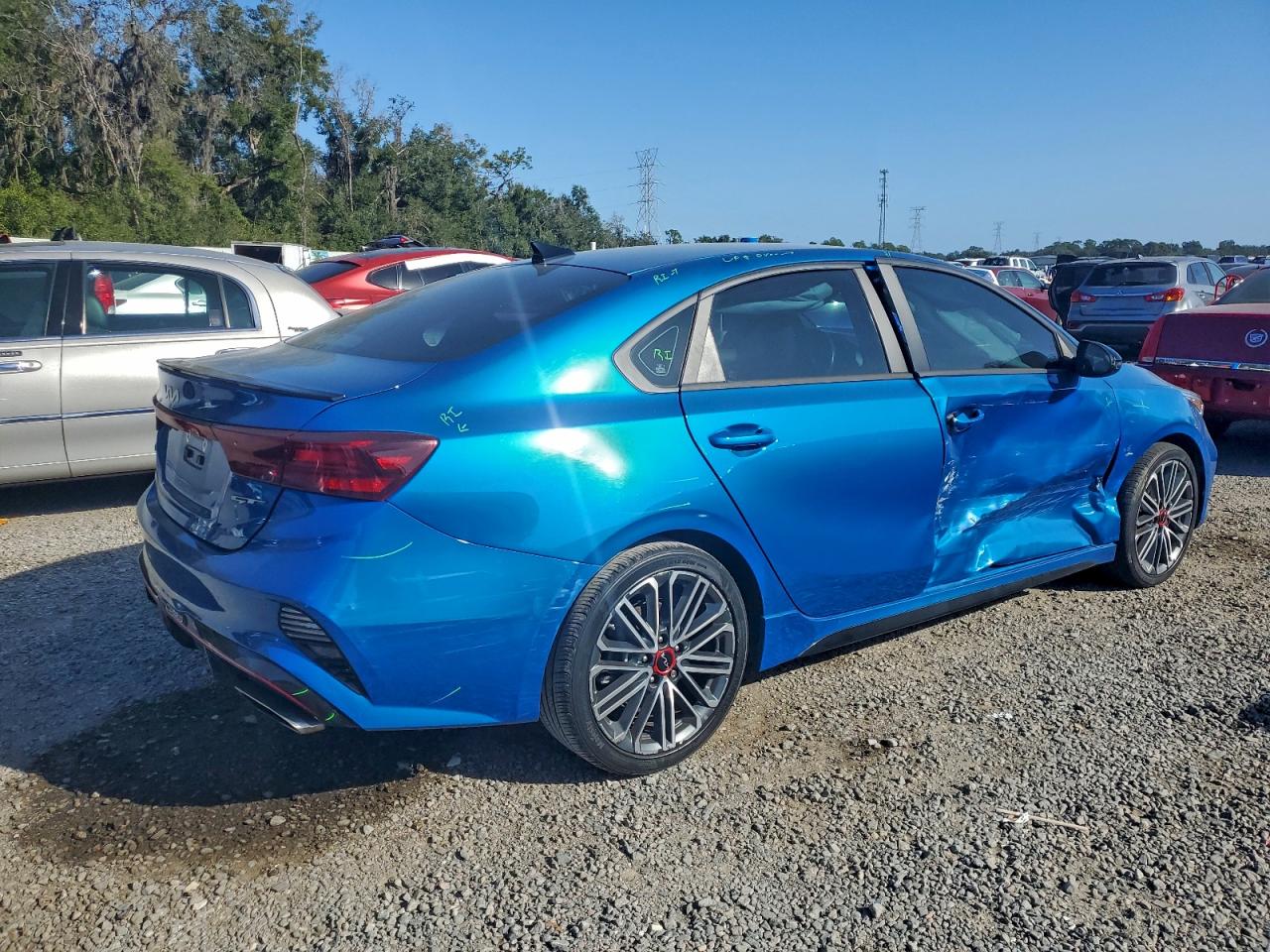 2023 KIA FORTE GT photo 3