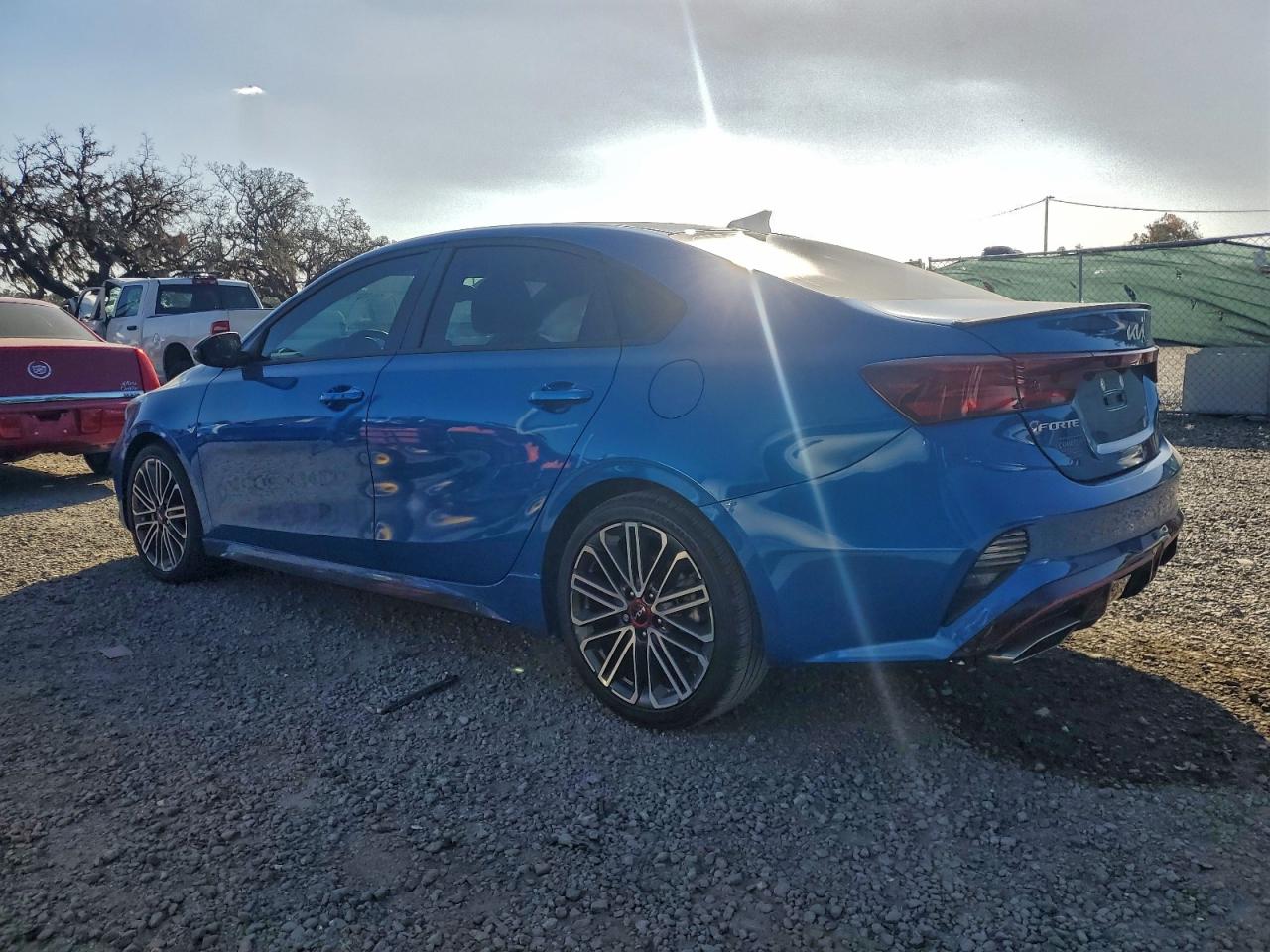 2023 KIA FORTE GT photo 2