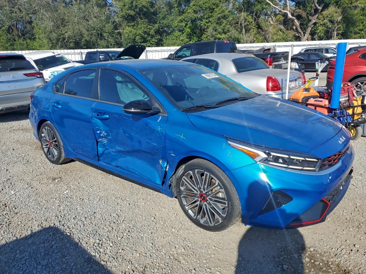 2023 KIA FORTE GT photo 4
