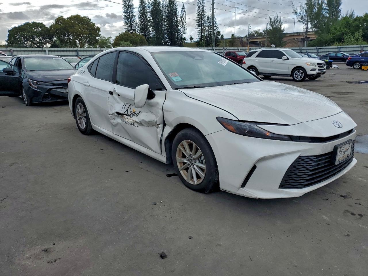 2025 TOYOTA CAMRY XSE photo 4
