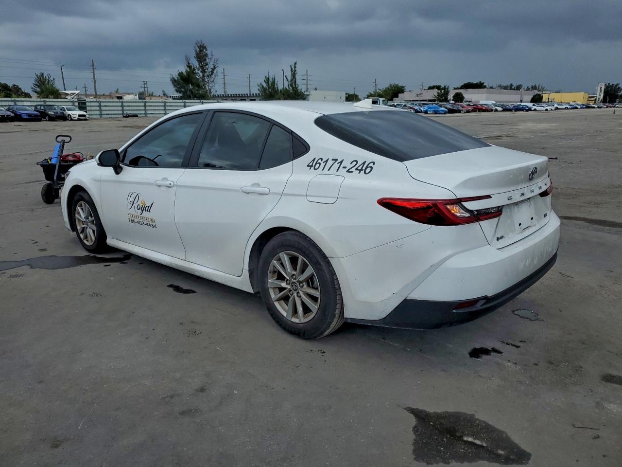 2025 TOYOTA CAMRY XSE photo 2
